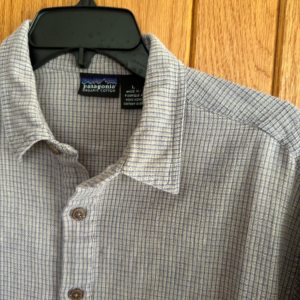 Men’s Patagonia short sleeve 3 button polo